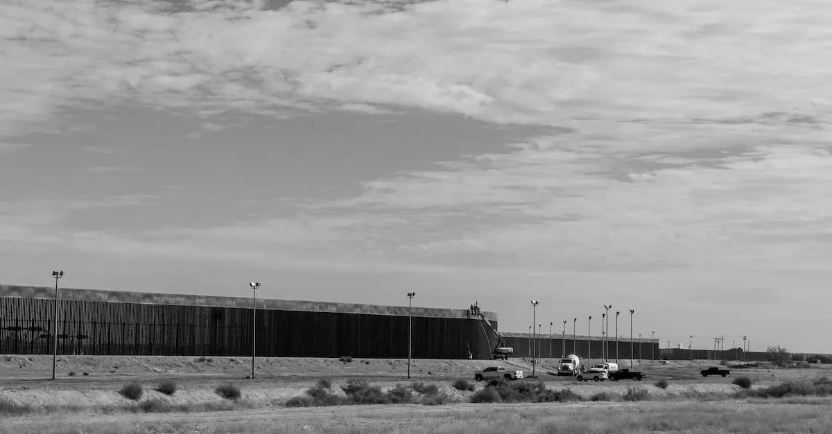 How Far Is El Paso, Texas From The Mexican Border? Eye And Pen