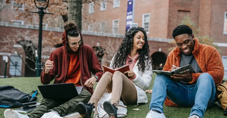 Is The University Of Chicago An Ivy League School?