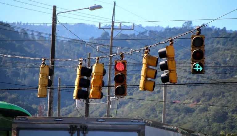 Can You Turn Right On Red In Texas?