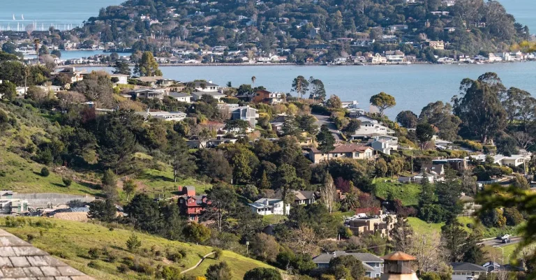 Santa Clara Vs San Francisco: How Do These Neighboring Cities Compare?