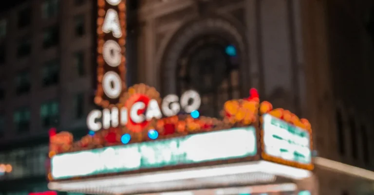 What Do You Call People From Chicago? Names, Nicknames & More