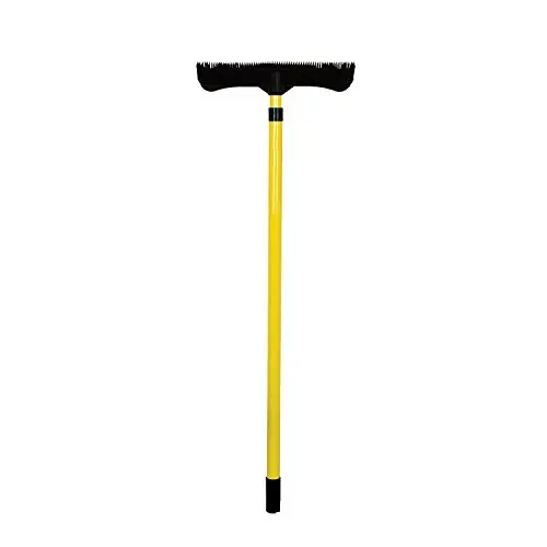 FURemover original rubber broom with telescopic handle and squeegee edge
