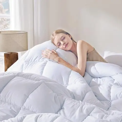 DOWNCOOL queen comforter in white with box-stitch construction