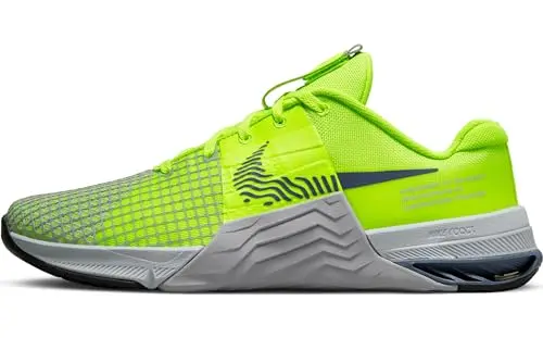 Nike Metcon 8 men's training shoes in Volt color