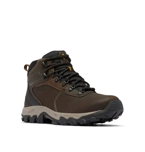 Columbia Newton Ridge Plus II hiking boot with contrasting colors and mesh exterior